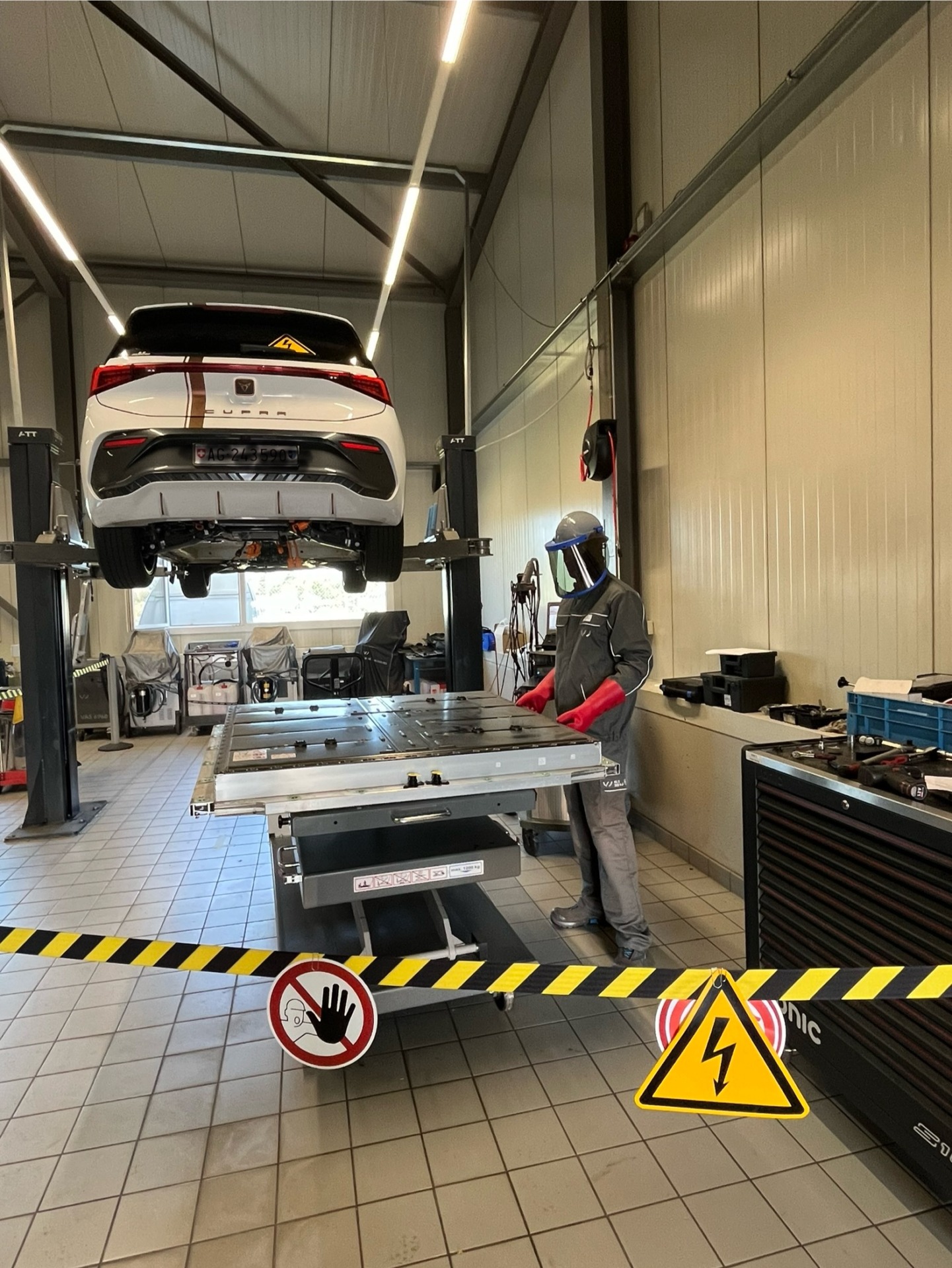 Hochvolttechnik Stützpunkt